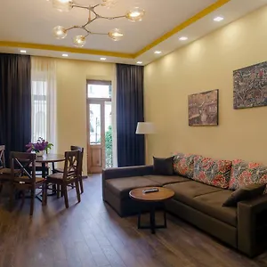 Home@97 On Aghmashenebeli Avenue Apartment